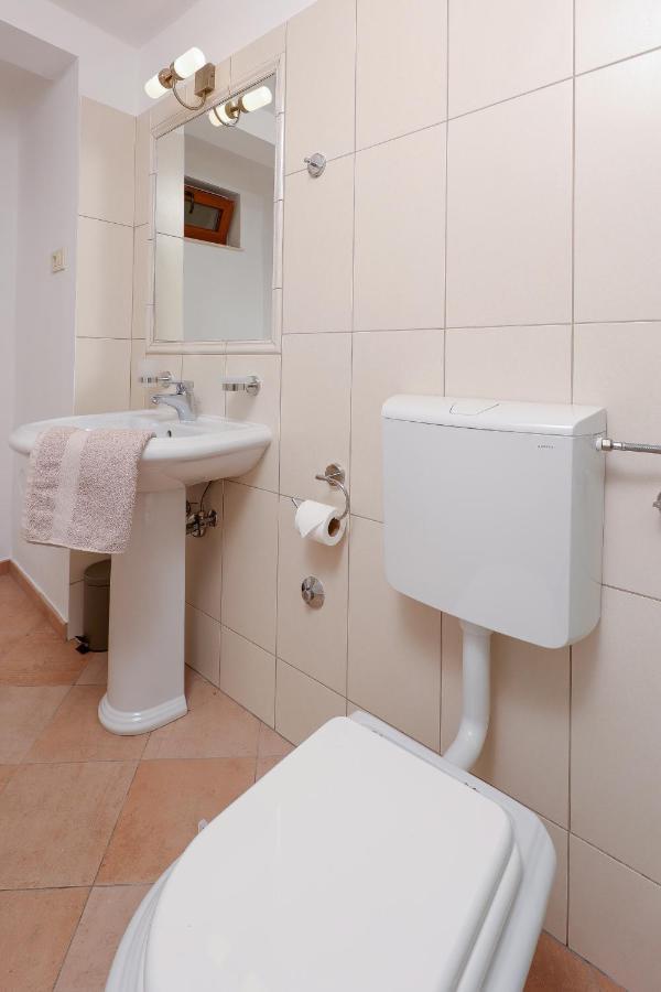 Villa Fani With Jacuzzi Icici Luaran gambar