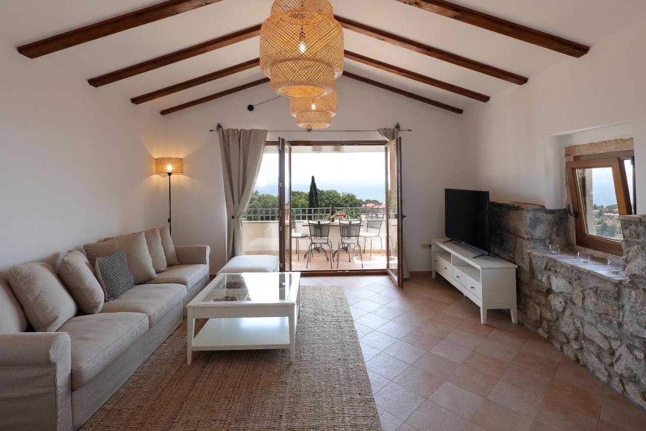 Villa Fani With Jacuzzi Icici Luaran gambar