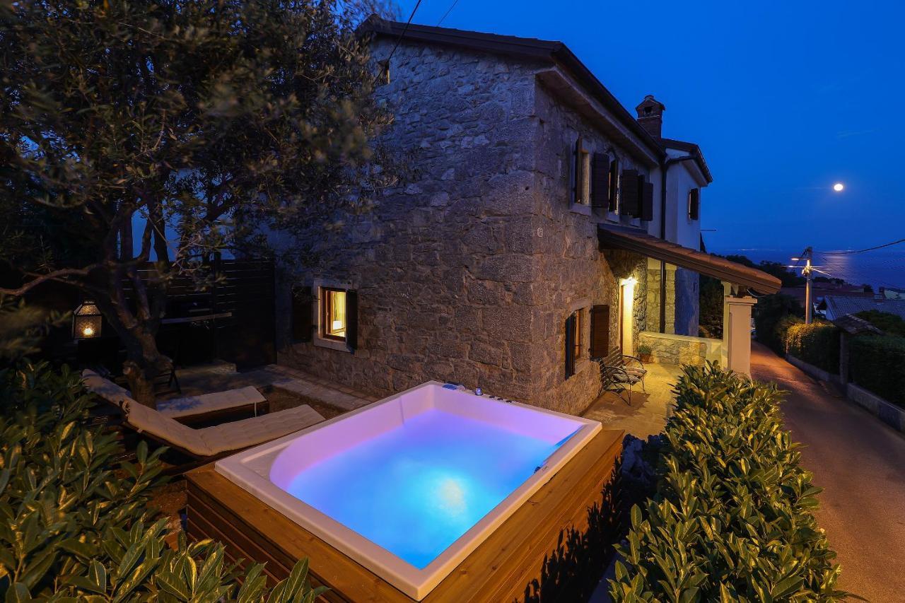 Villa Fani With Jacuzzi Icici Luaran gambar