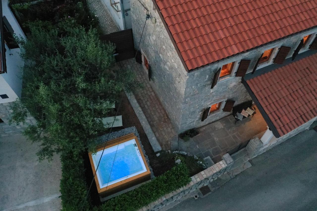 Villa Fani With Jacuzzi Icici Luaran gambar